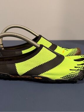 SUICOKE Vibram FiveFingers Slip-On Sneakers Neon Green Black Mens 9-9.5 Nin-Sabo